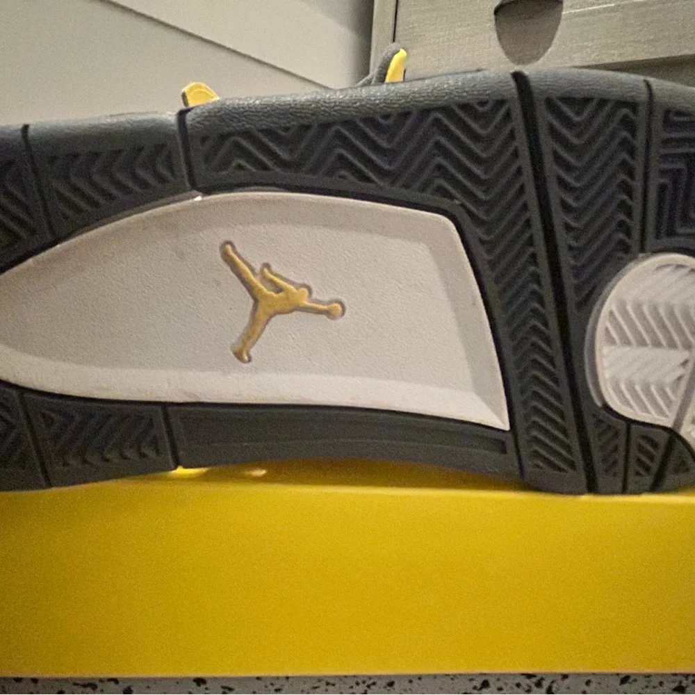 Air Jordan 4 2021 lightning Sneakers - Picture 5 of 12